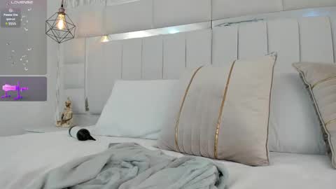 DAHLIA online show from December 2024 03:26:02 PM