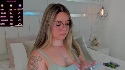 DAHLIA online show from January 2025 08:55:01 PM