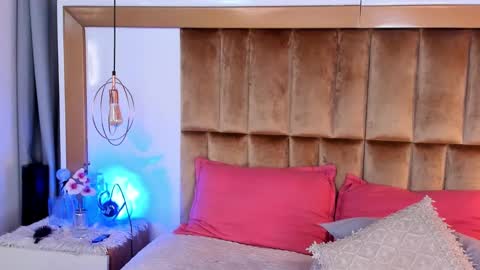 Anna  online show from February 2025 03:05:02 PM