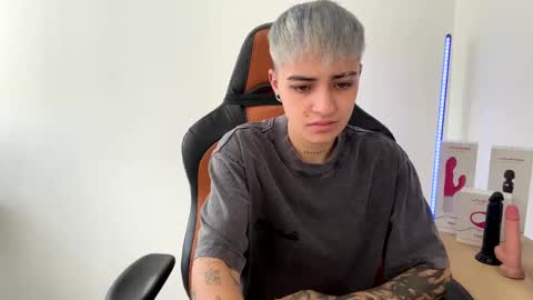 Laia online show from January 2025 08:43:02 PM