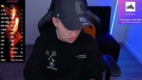 Laia online show from October 2025 09:45:02 PM