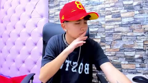 Snapshot of im_mathias chatting on December 2024 09:50:02 AM mathias online show from December 2024 09:50:02 AM