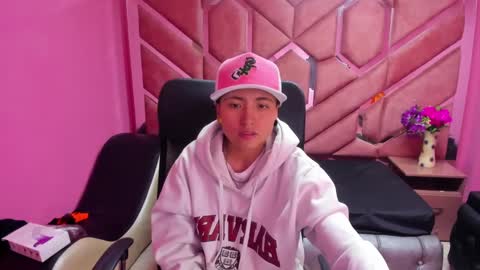 Snapshot of im_mathias chatting on January 2025 09:33:02 AM mathias online show from January 2025 09:33:02 AM