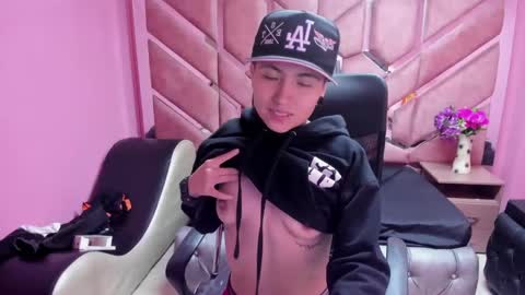 Snapshot of im_mathias chatting on January 2025 08:19:02 AM mathias online show from January 2025 08:19:02 AM