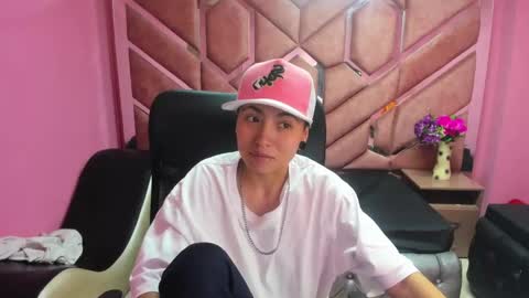 Snapshot of im_mathias chatting on January 2025 08:30:01 AM mathias online show from January 2025 08:30:01 AM