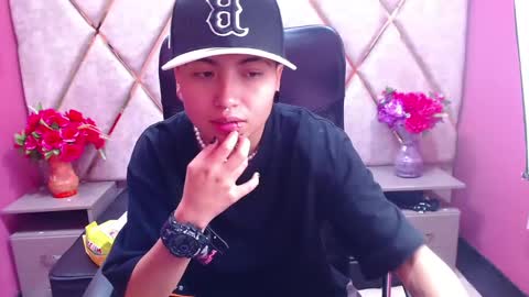 Snapshot of im_mathias chatting on January 2025 09:05:01 AM mathias online show from January 2025 09:05:01 AM