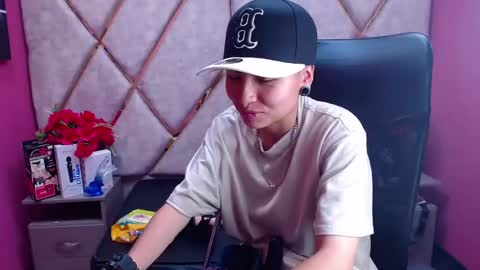 Snapshot of im_mathias chatting on February 2025 10:03:02 AM mathias online show from February 2025 10:03:02 AM