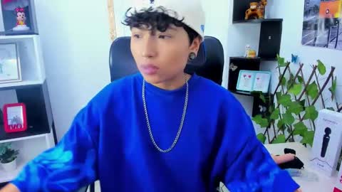 Snapshot of im_mathias chatting on October 2025 07:57:02 PM mathias online show from October 2025 07:57:02 PM