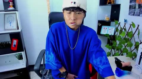 Snapshot of im_mathias chatting on October 2025 03:17:01 AM mathias online show from October 2025 03:17:01 AM