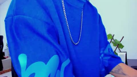 Snapshot of im_mathias chatting on October 2025 04:40:01 PM mathias online show from October 2025 04:40:01 PM