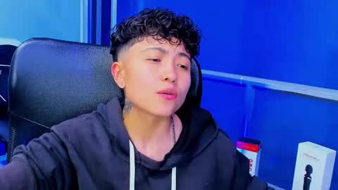 Snapshot of im_mathias chatting on January 2026 03:53:02 AM mathias online show from January 2026 03:53:02 AM