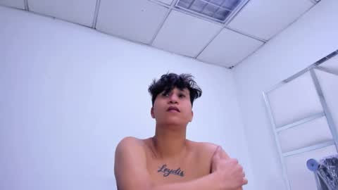 milan online show from September 2025 05:00:02 AM