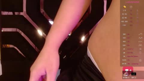 milan online show from October 2025 03:57:01 AM