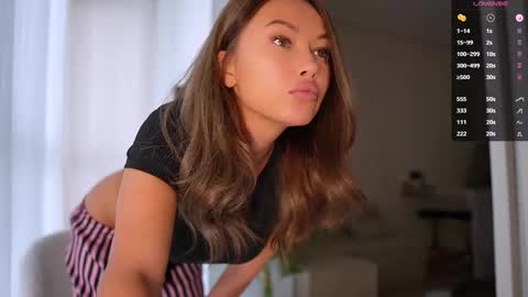 Snapshot of im_milla chatting on November 2025 08:04:02 AM Milla online show from November 2025 08:04:02 AM