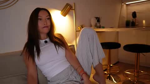 Snapshot of im_milla chatting on November 2025 05:03:01 PM Milla online show from November 2025 05:03:01 PM