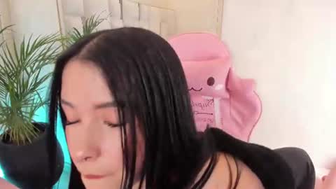 Snapshot of im_nika_ chatting on June 2026 03:10:02 PM Nika online show from June 2026 03:10:02 PM