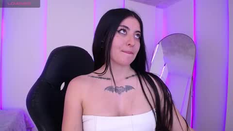 Snapshot of im_rosse_ chatting on December 2025 09:11:02 PM Jade Rosse online show from December 2025 09:11:02 PM