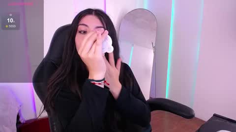 Snapshot of im_rosse_ chatting on February 2026 06:56:01 PM Jade Rosse online show from February 2026 06:56:01 PM