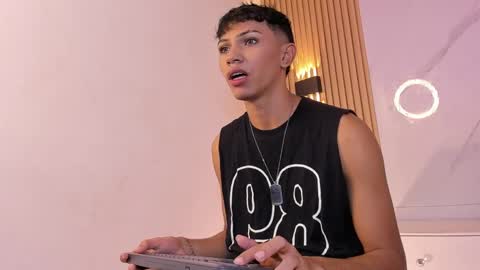 im_sebaslopez online show from January 2025 05:25:02 AM