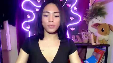 Hii love online show from November 2025 01:17:02 PM