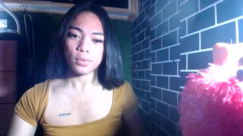 Hii love online show from November 2025 08:44:01 PM