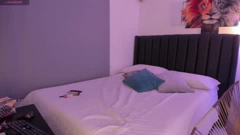 Snapshot of imacwenn_ chatting on February 2025 11:11:02 AM Sofia online show from February 2025 11:11:02 AM