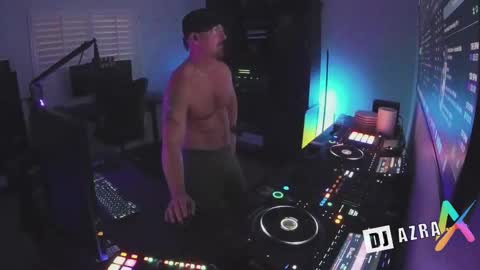 DJ Azra online show from November 2025 01:28:01 AM