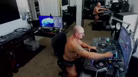 Snapshot of imdjazra chatting on June 2026 08:33:02 PM DJ Azra online show from June 2026 08:33:02 PM