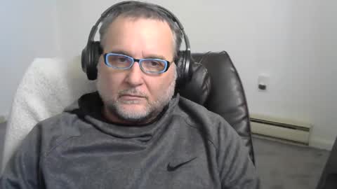 Kel online show from November 2025 06:51:01 PM