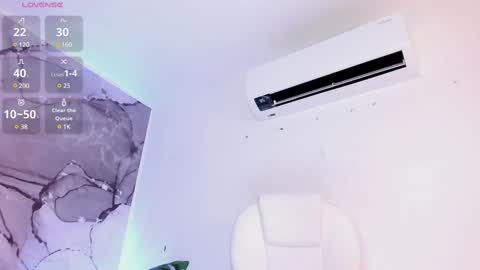 Leana online show from December 2024 06:46:02 PM