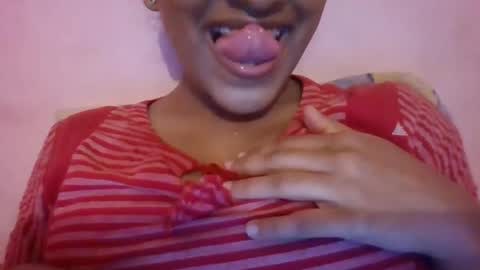 Snapshot of imlovelyrose chatting on December 2024 05:02:01 PM ROSE online show from December 2024 05:02:01 PM