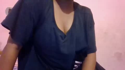 Snapshot of imlovelyrose chatting on December 2024 11:44:01 AM ROSE online show from December 2024 11:44:01 AM