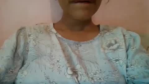 Snapshot of imlovelyrose chatting on December 2024 05:04:01 AM ROSE online show from December 2024 05:04:01 AM