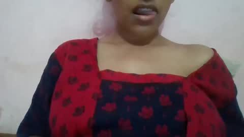 Snapshot of imlovelyrose chatting on December 2024 03:02:02 AM ROSE online show from December 2024 03:02:02 AM