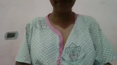 Snapshot of imlovelyrose chatting on December 2024 03:10:02 AM ROSE online show from December 2024 03:10:02 AM