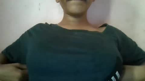 Snapshot of imlovelyrose chatting on December 2024 02:45:02 AM ROSE online show from December 2024 02:45:02 AM