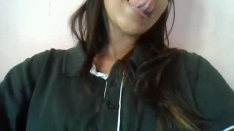 Snapshot of imlovelyrose chatting on January 2025 04:50:01 AM ROSE online show from January 2025 04:50:01 AM