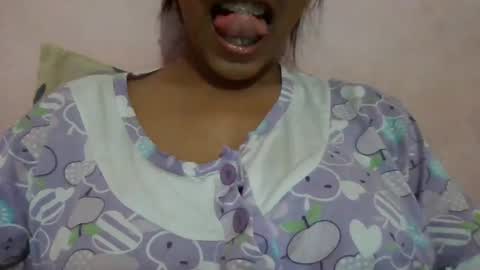 Snapshot of imlovelyrose chatting on January 2025 08:59:01 PM ROSE online show from January 2025 08:59:01 PM