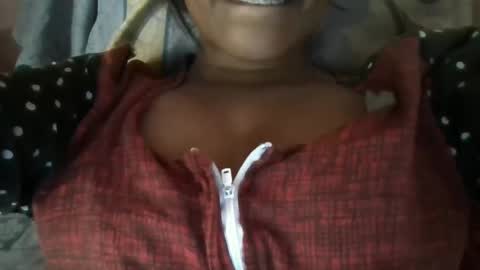 Snapshot of imlovelyrose chatting on March 2025 05:09:01 AM ROSE online show from March 2025 05:09:01 AM