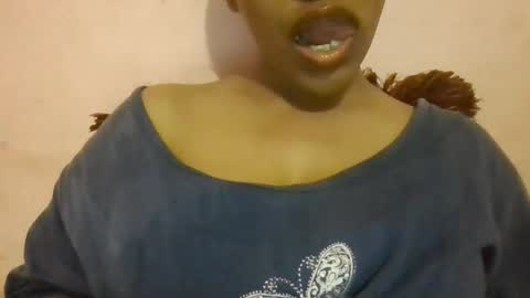 Snapshot of imlovelyrose chatting on March 2025 05:34:02 PM ROSE online show from March 2025 05:34:02 PM