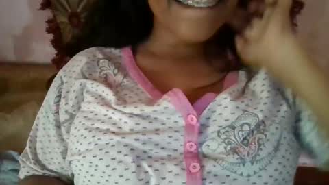 Snapshot of imlovelyrose chatting on March 2025 06:12:02 AM ROSE online show from March 2025 06:12:02 AM