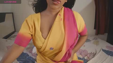 Snapshot of imlovelyrose chatting on September 2025 11:56:02 AM ROSE online show from September 2025 11:56:02 AM