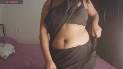 Snapshot of imlovelyrose chatting on October 2025 10:36:01 AM ROSE online show from October 2025 10:36:01 AM