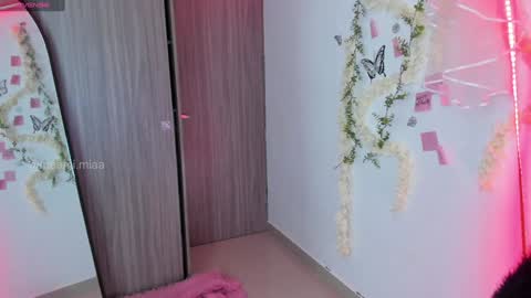 mia ---------  COL TIME online show from December 2024 11:27:02 PM