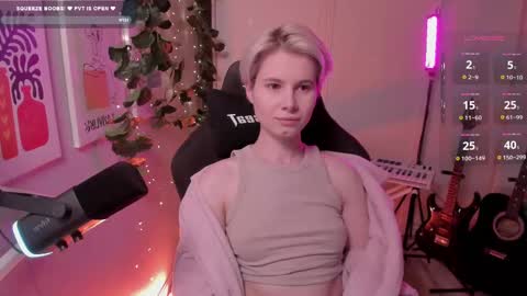 Mia online show from February 2025 12:52:02 PM