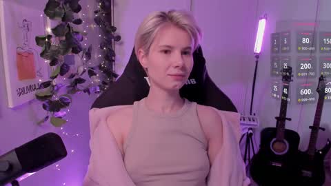 Mia online show from March 2025 10:19:01 AM