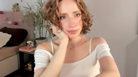 Snapshot of imogensy chatting on June 2026 02:33:01 PM my name Imo Fansly online show from June 2026 02:33:01 PM