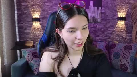 Karen  online show from September 2025 07:25:01 PM