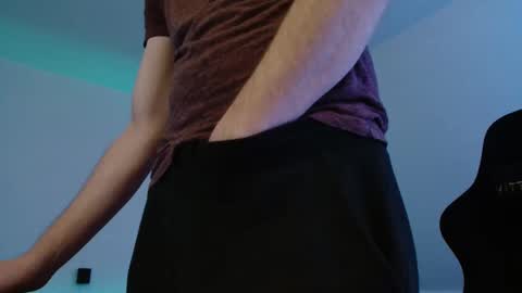 Flummi online show from November 2025 12:33:01 AM