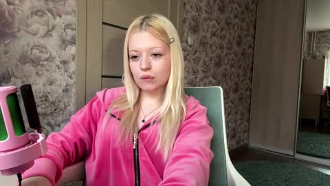 Lola online show from April 2026 12:05:02 PM